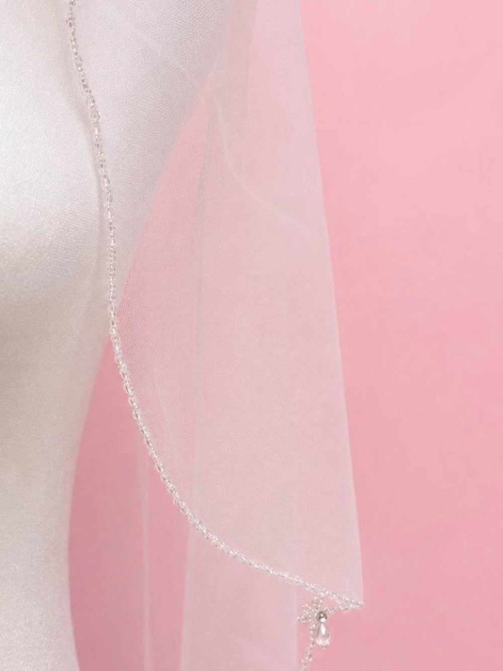 Elegant Single Tier Beaded Wedding Veil With Teardrop Accents - Picture 5 of 6